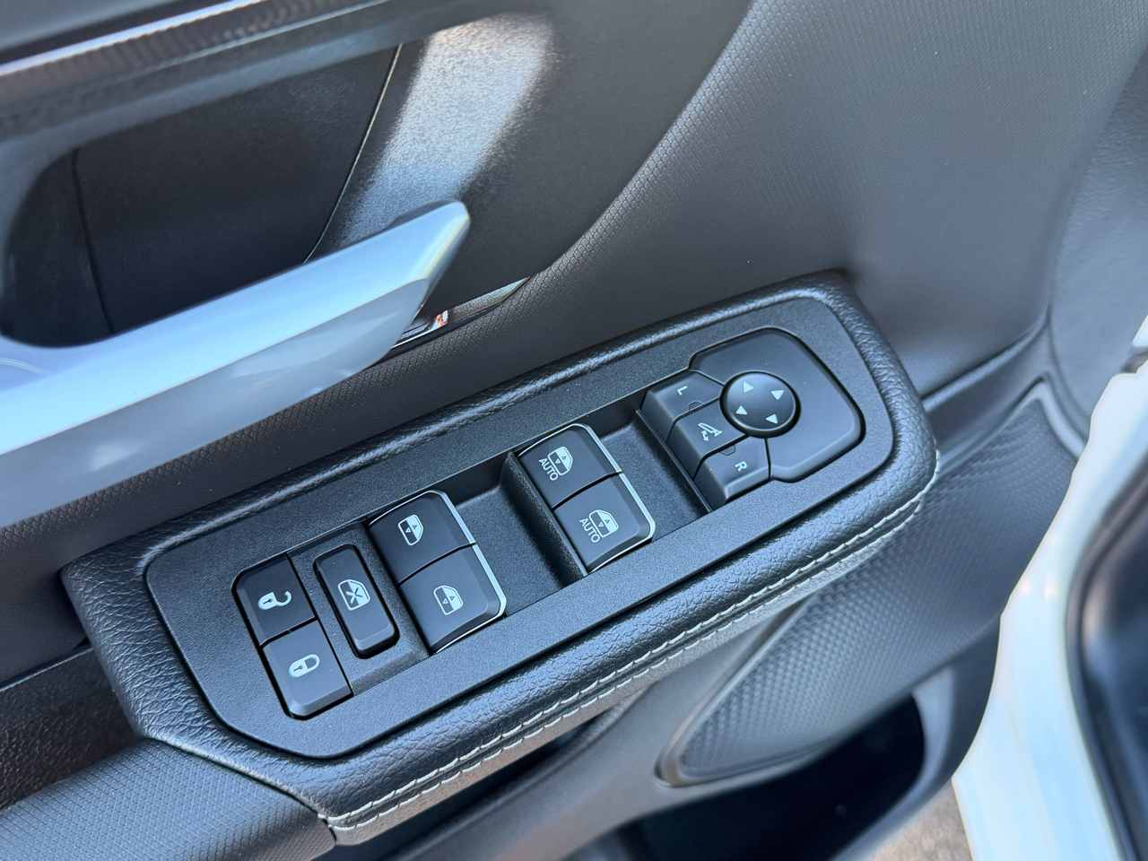 RAM 1500 Sport Crew Cab 4WD 2025