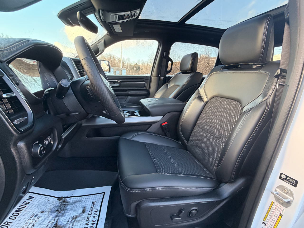 RAM 1500 Sport Crew Cab 4WD 2025