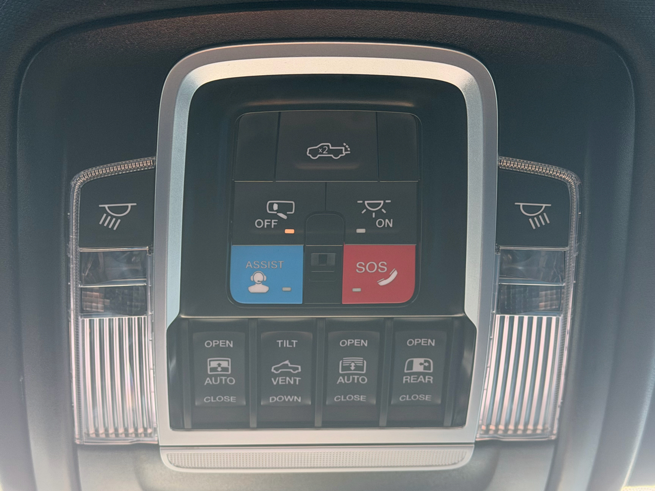 RAM 1500 Sport Crew Cab 4WD 2025