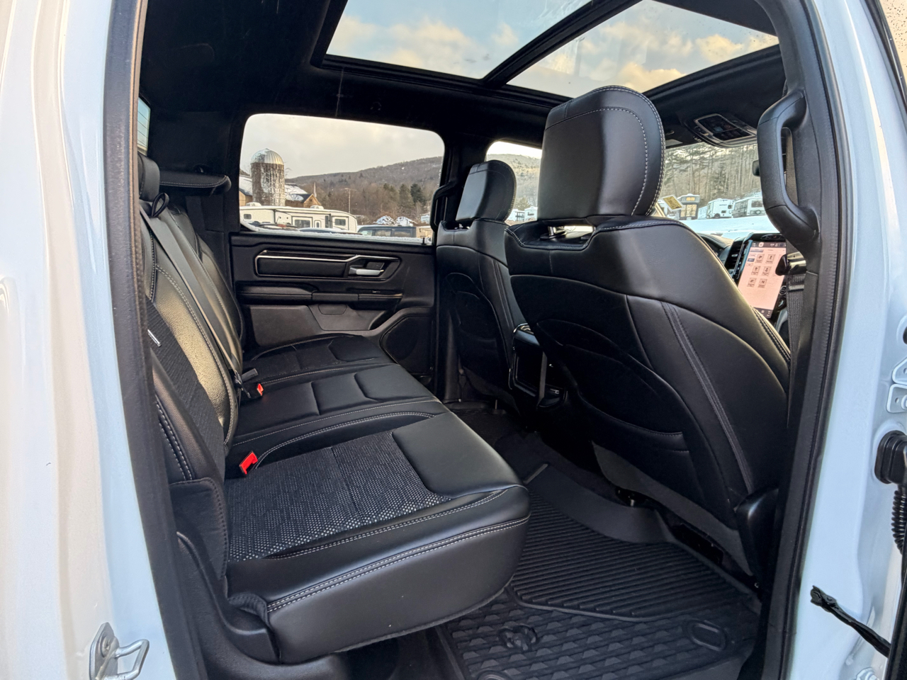 RAM 1500 Sport Crew Cab 4WD 2025