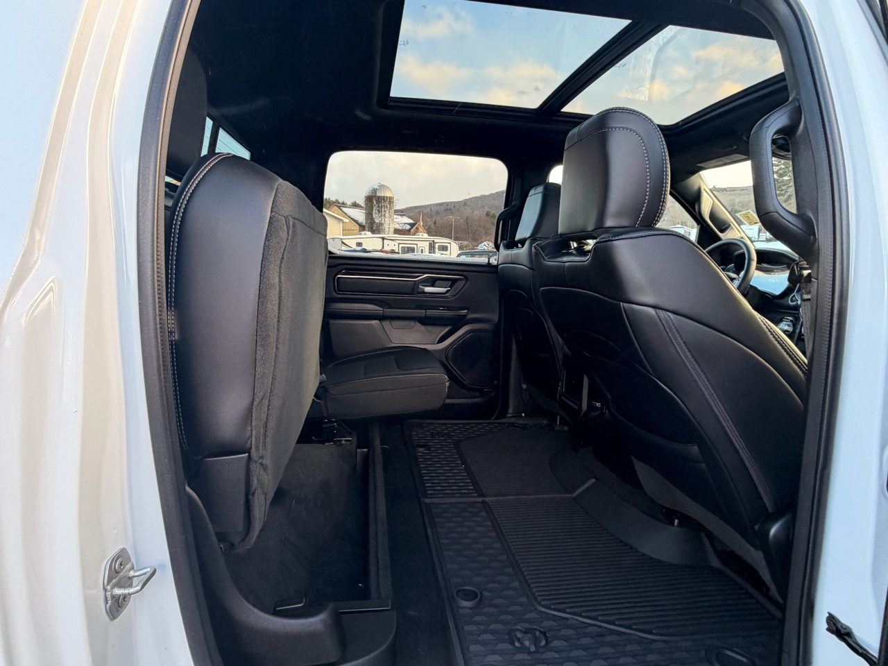 RAM 1500 Sport Crew Cab 4WD 2025