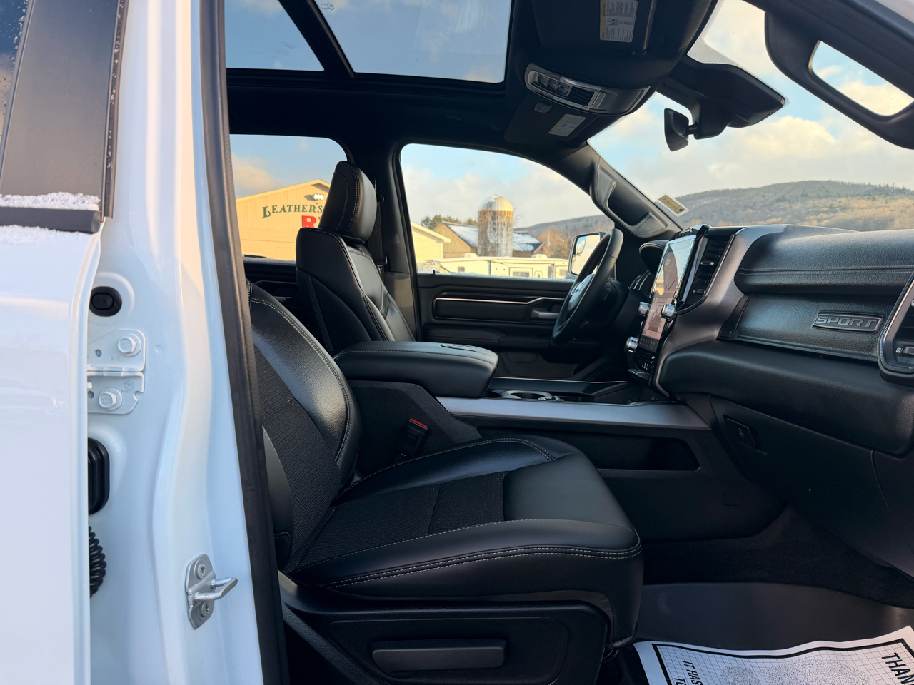 RAM 1500 Sport Crew Cab 4WD 2025