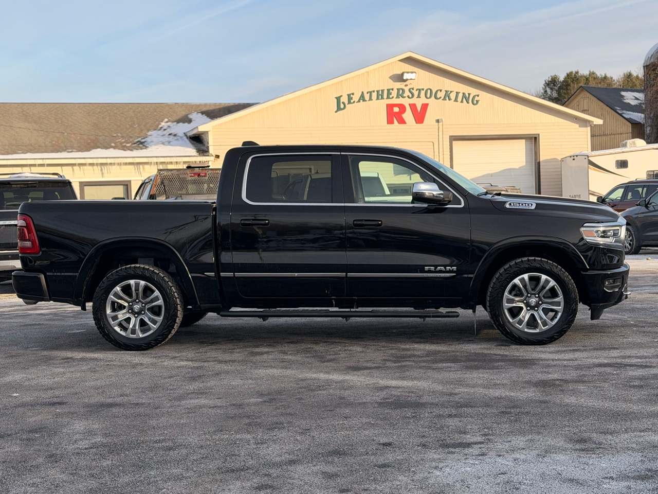 RAM 1500 Limited Crew Cab SWB 4WD 2024