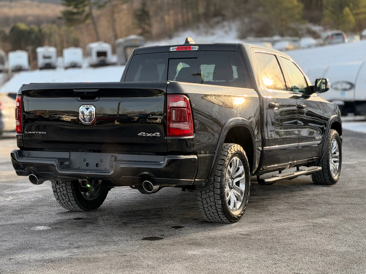 RAM 1500 Limited Crew Cab SWB 4WD 2024