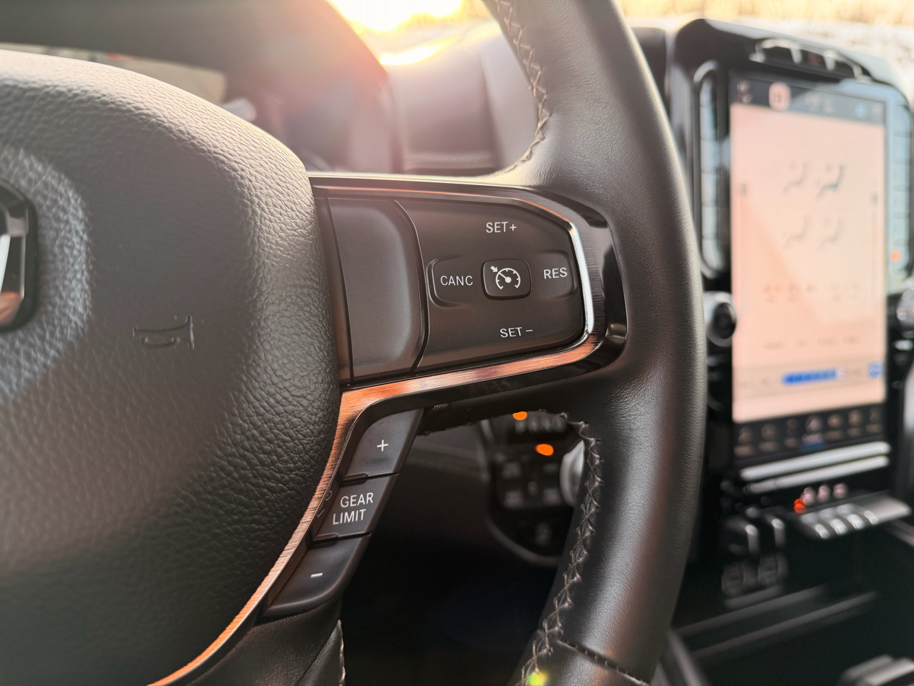 RAM 1500 Limited Crew Cab SWB 4WD 2024