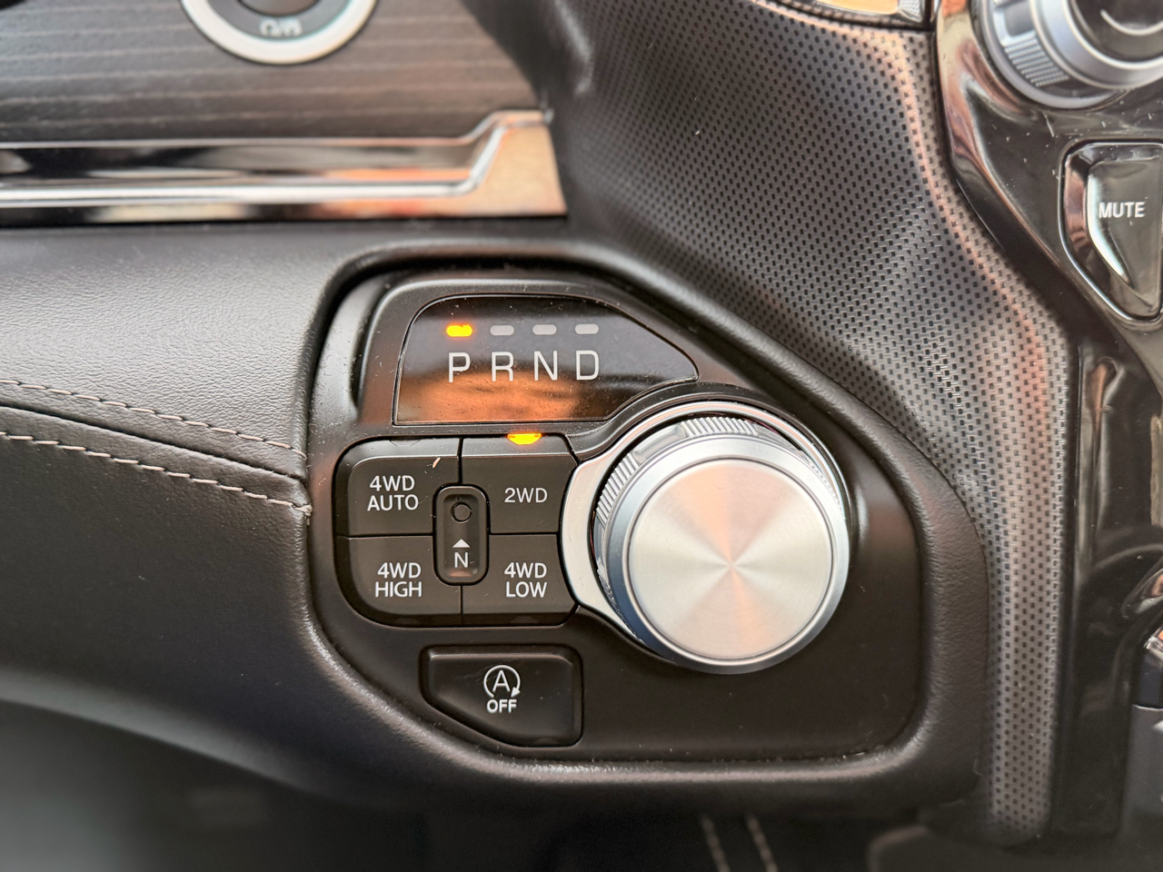 RAM 1500 Limited Crew Cab SWB 4WD 2024