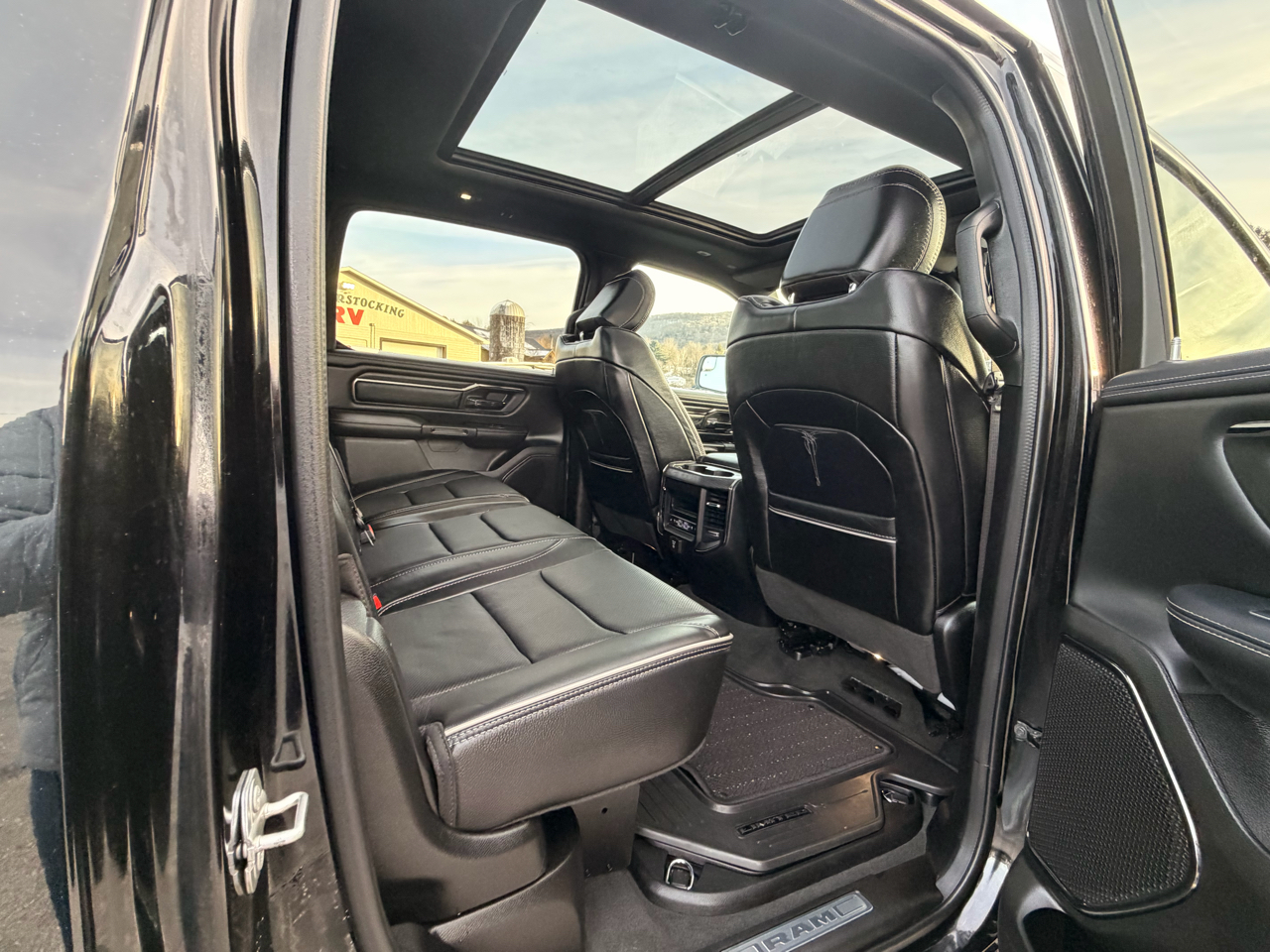 RAM 1500 Limited Crew Cab SWB 4WD 2024