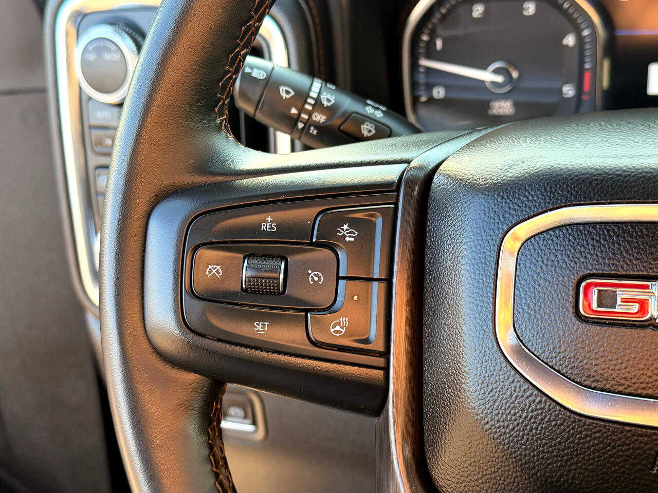 GMC Sierra 2500HD AT4 Crew Cab 4WD 2023