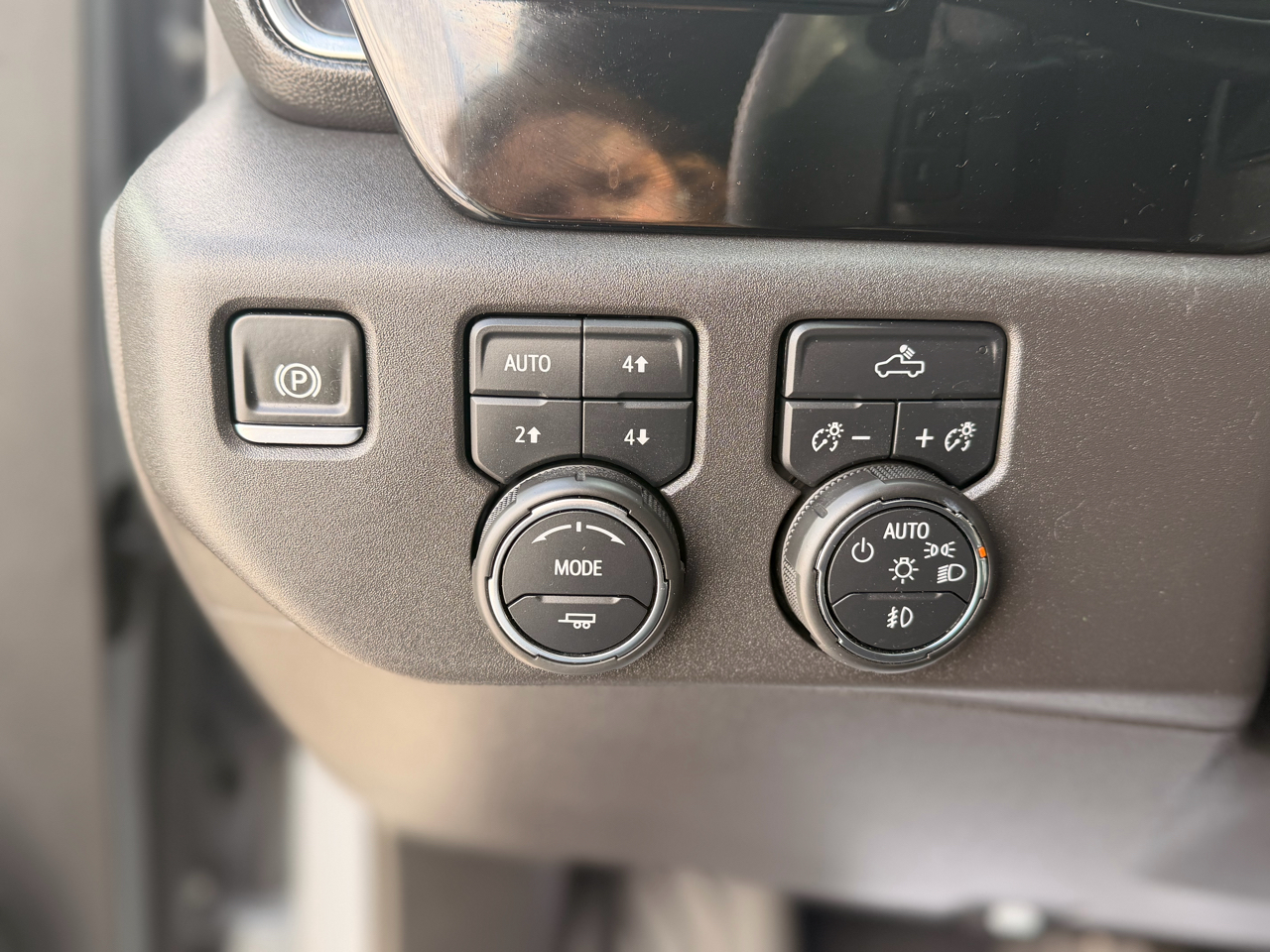 Chevrolet Silverado 1500 Trail Boss LT Crew Cab 4WD 2024