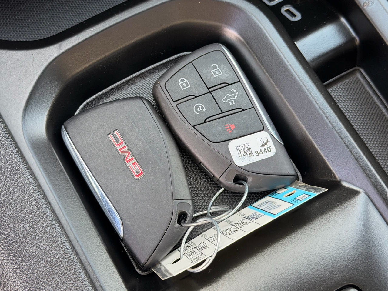 GMC Sierra 2500HD AT4 Crew Cab 4WD 2024