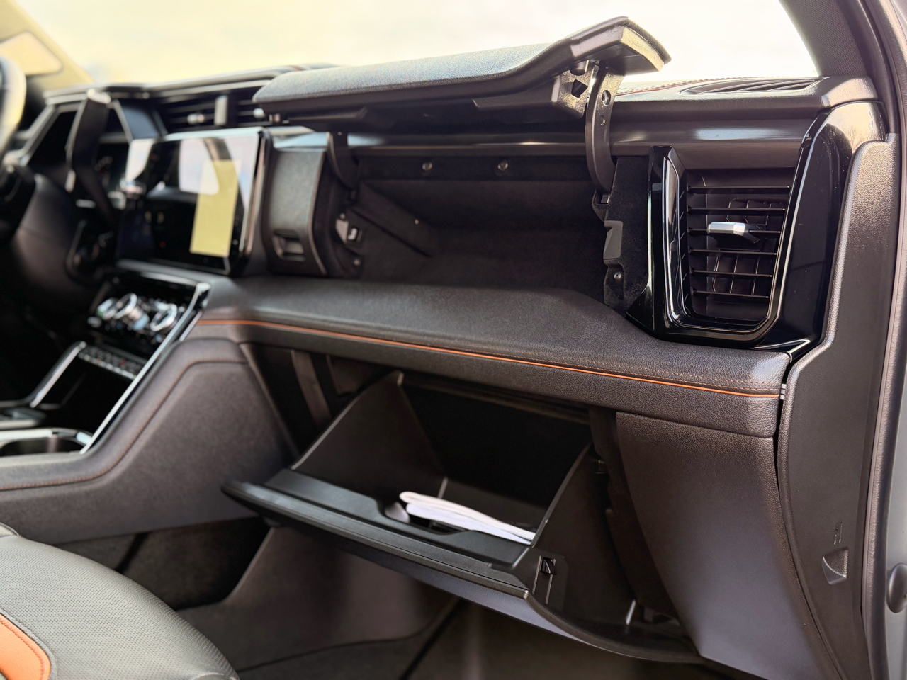 GMC Sierra 2500HD AT4 Crew Cab 4WD 2024