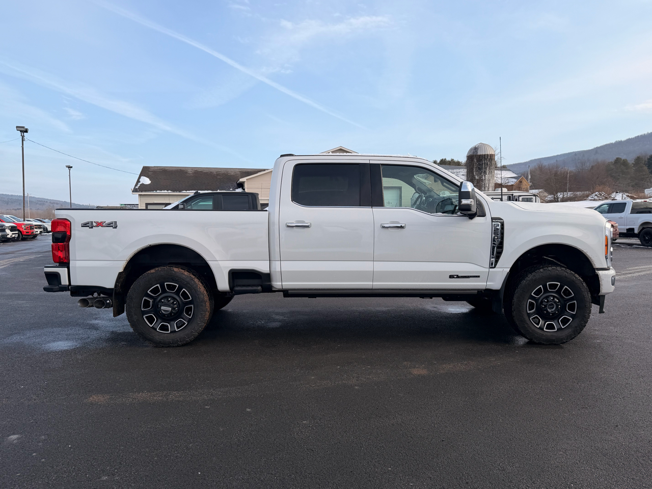 Ford F-250 SD Platinum Crew Cab 4WD 2023