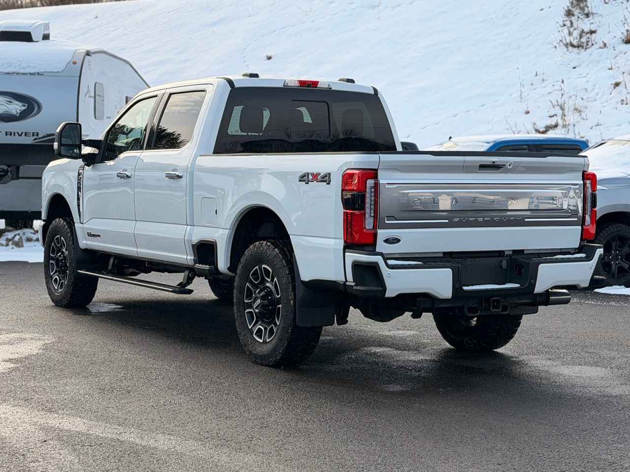 Ford F-250 SD Platinum Crew Cab 4WD 2023