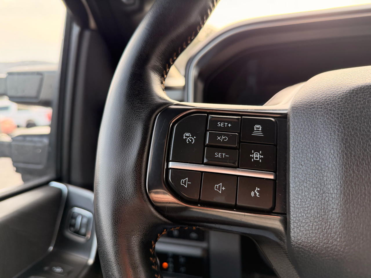 Ford F-250 SD Platinum Crew Cab 4WD 2023