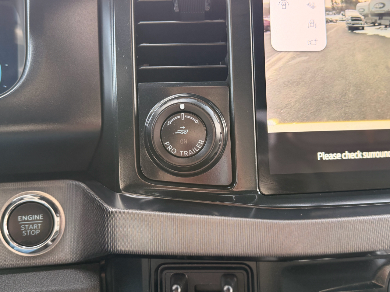 Ford F-250 SD Platinum Crew Cab 4WD 2023