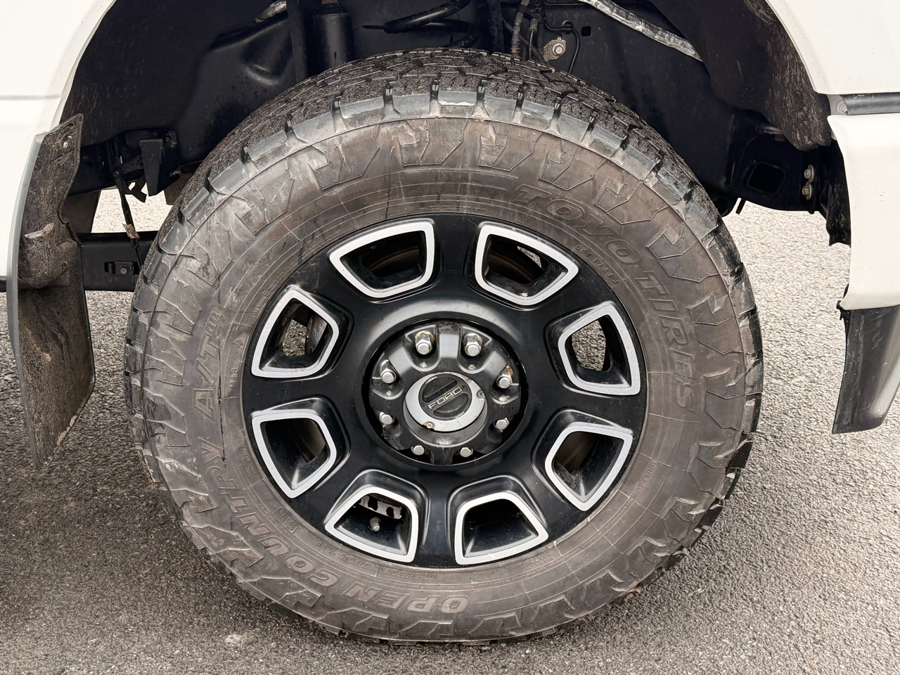 Ford F-250 SD Platinum Crew Cab 4WD 2023