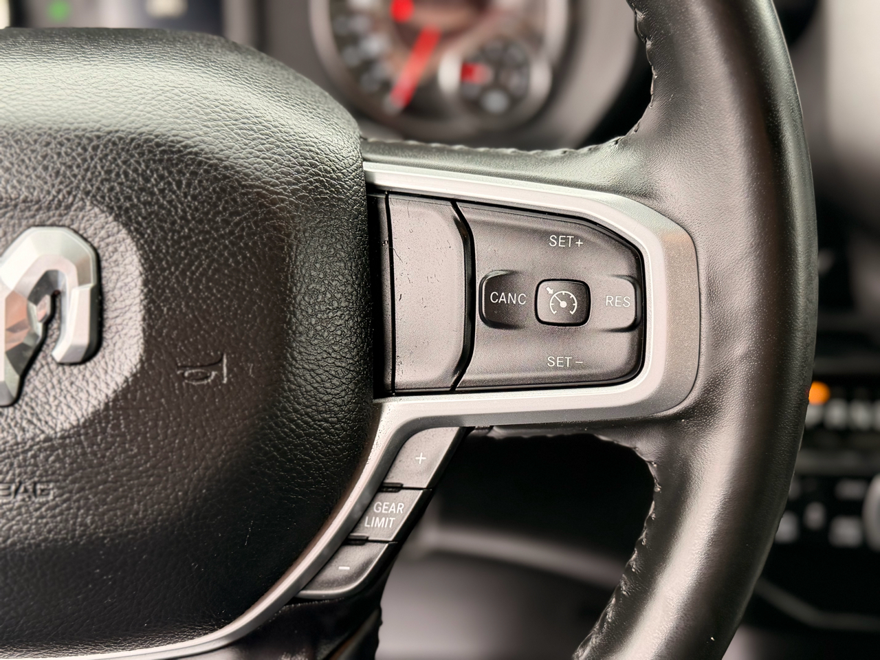 RAM 1500 Big Horn Quad Cab 4WD 2022