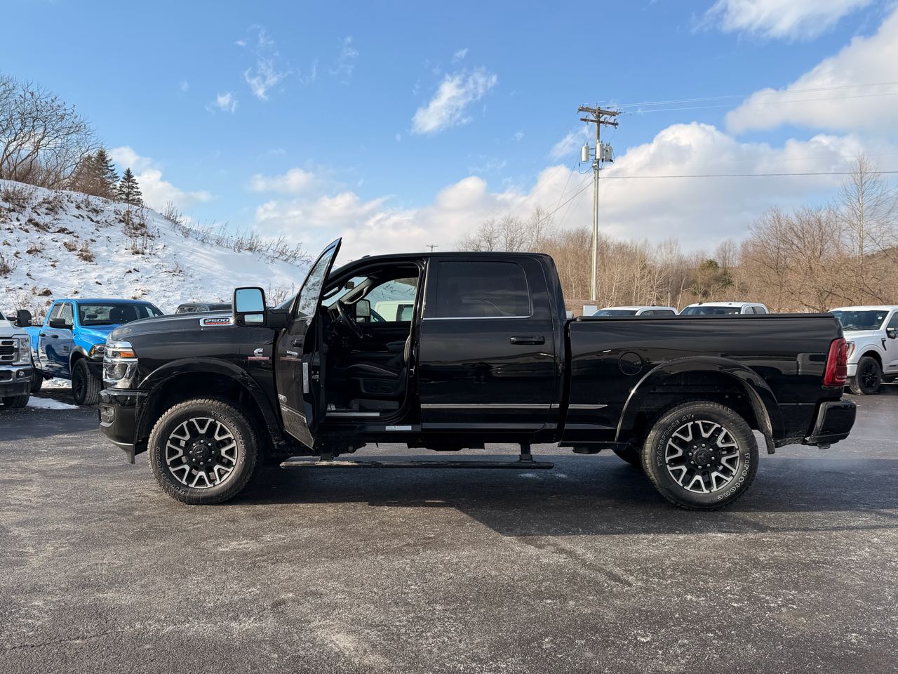 RAM 2500 Limited Crew Cab 4WD 2025