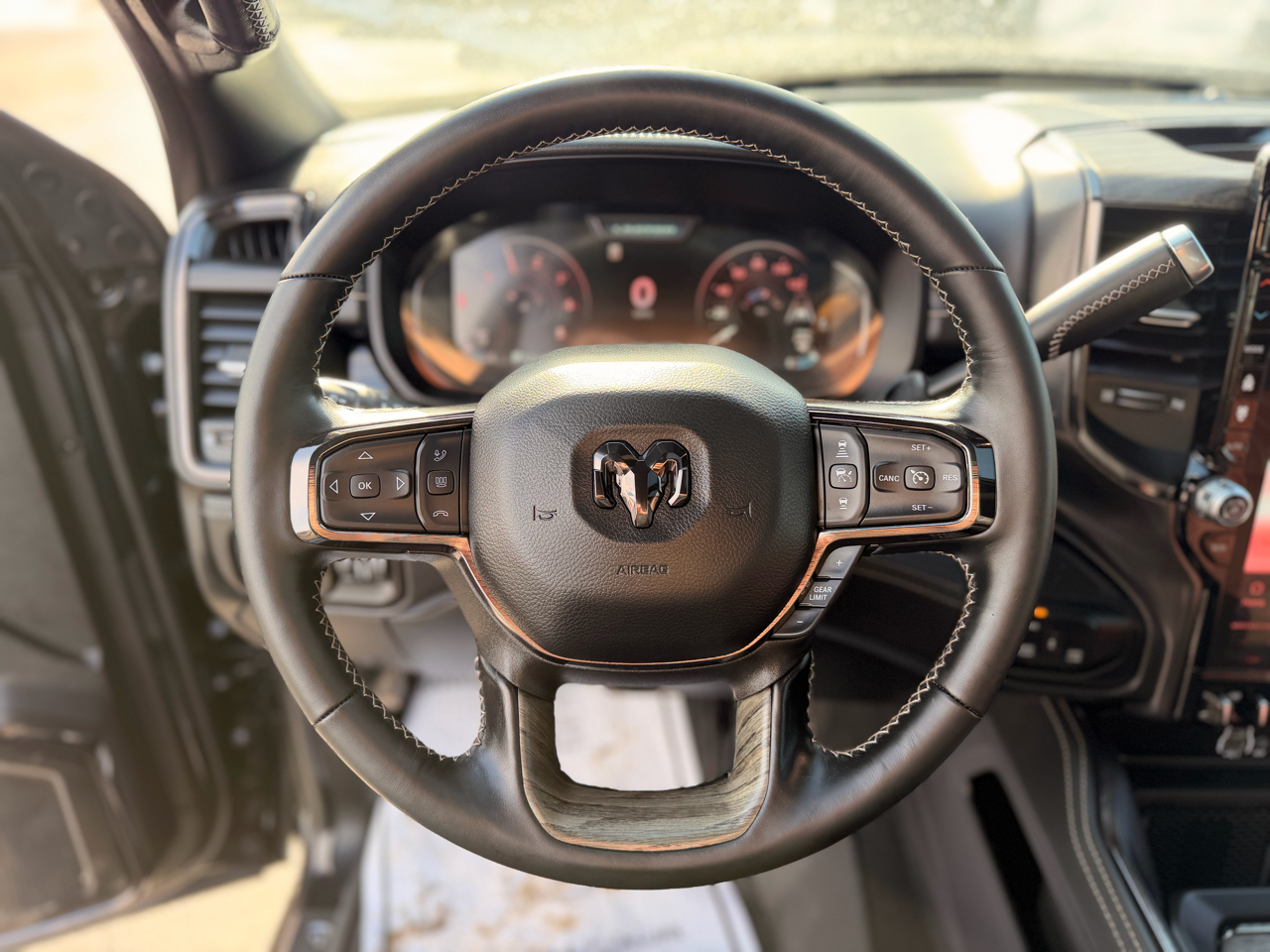 RAM 2500 Limited Crew Cab 4WD 2025