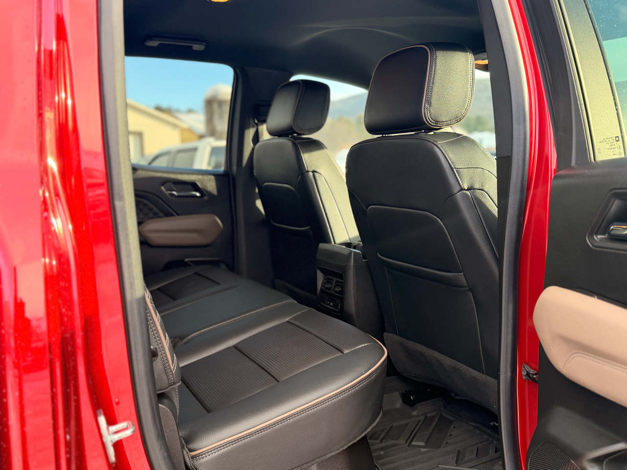 GMC Canyon Denali Crew Cab 4WD 2023