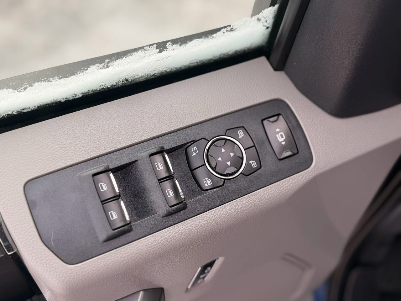 Ford F-250 SD XLT Crew Cab 4WD 2022