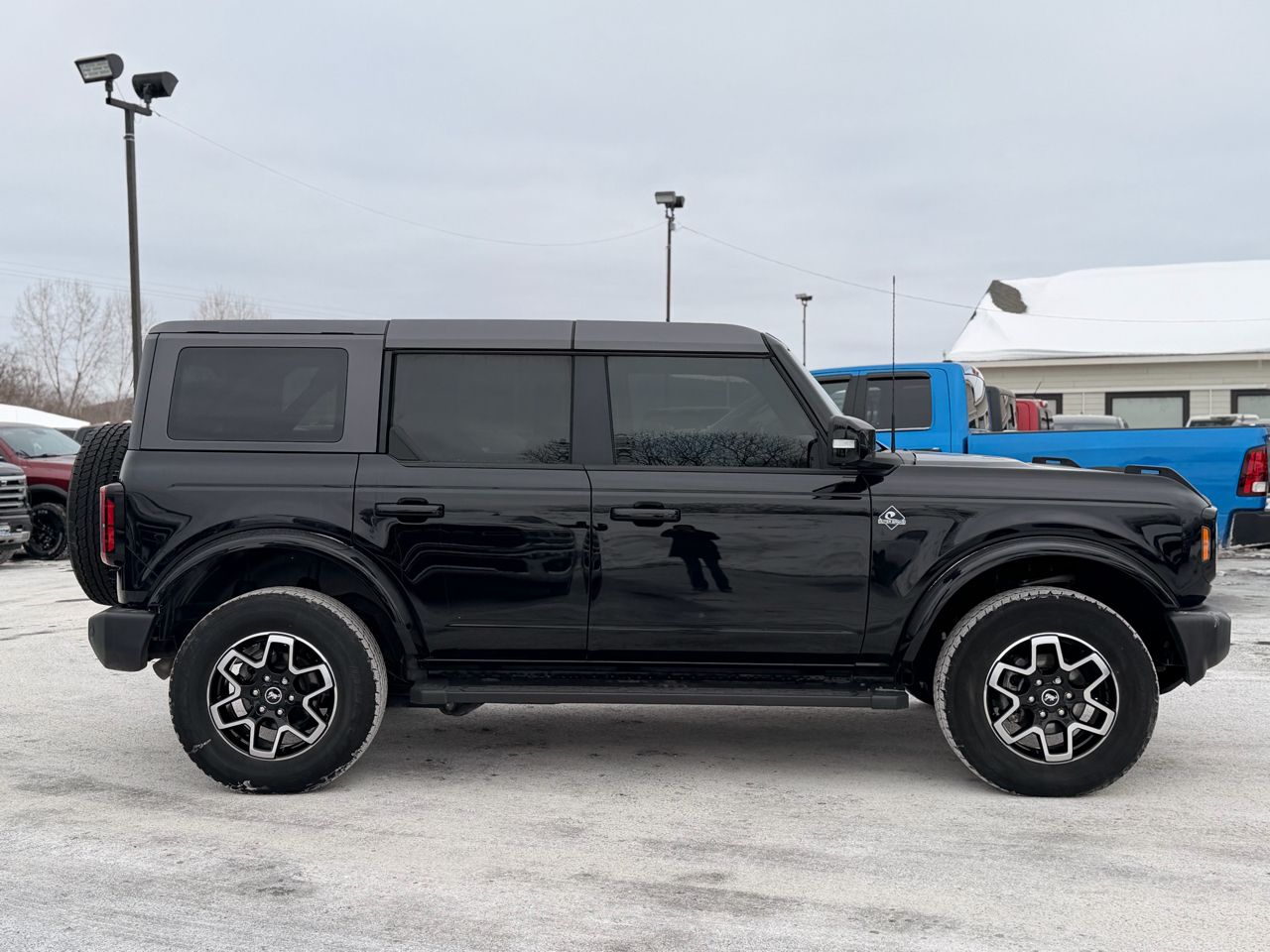 Ford Bronco Outer Banks 4-Door 2024