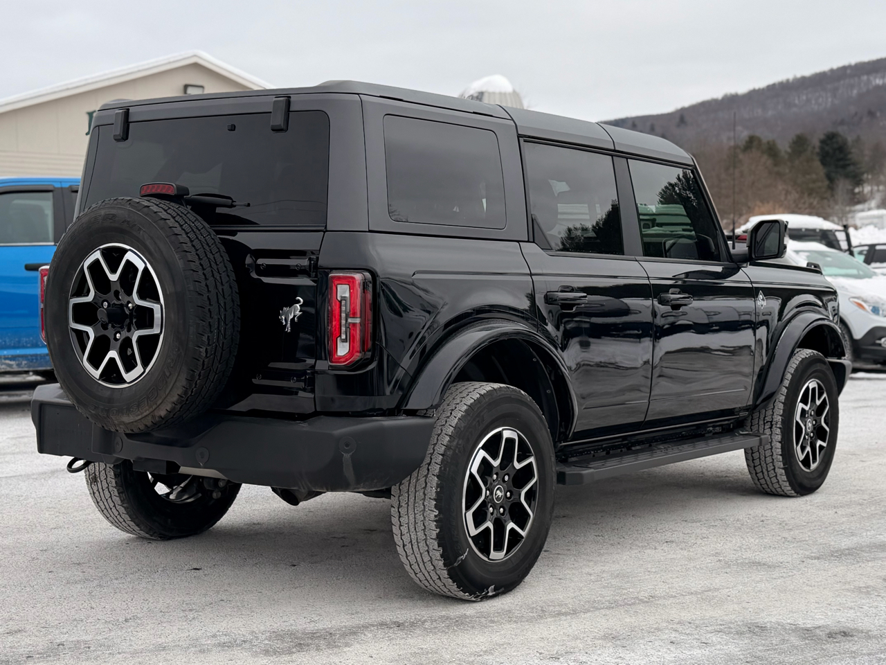 Ford Bronco Outer Banks 4-Door 2024
