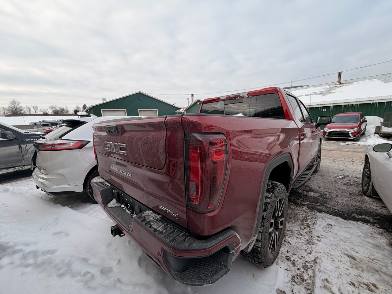 GMC Sierra 1500 AT4 Crew Cab 4WD 2024
