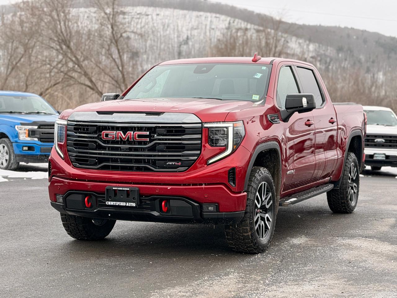 GMC Sierra 1500 AT4 Crew Cab 4WD 2024
