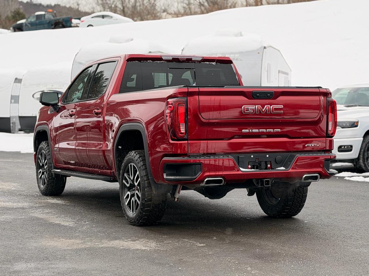GMC Sierra 1500 AT4 Crew Cab 4WD 2024