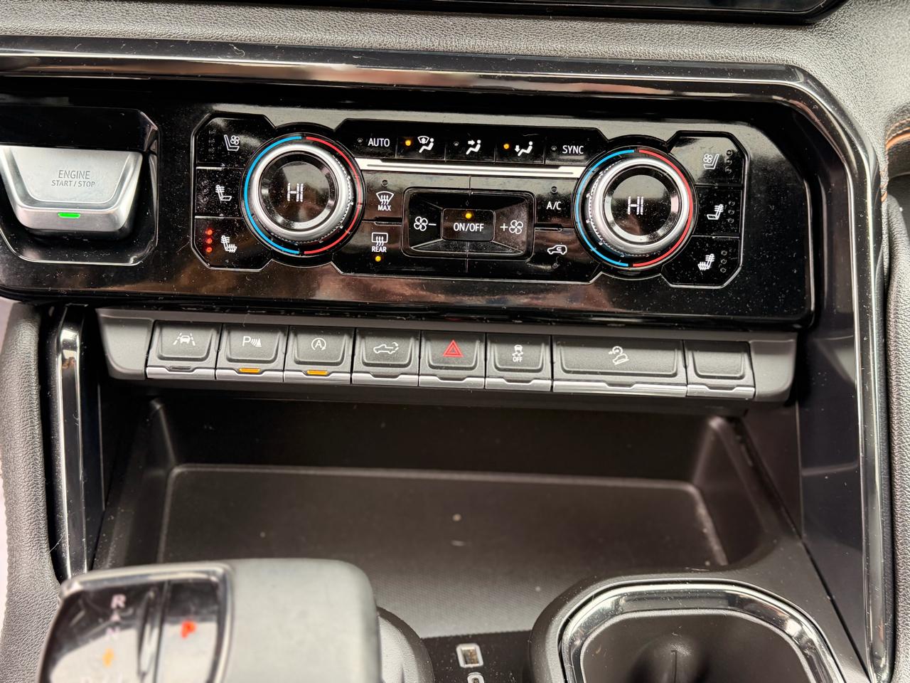 GMC Sierra 1500 AT4 Crew Cab 4WD 2024