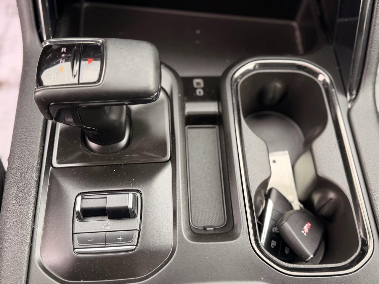 GMC Sierra 1500 AT4 Crew Cab 4WD 2024