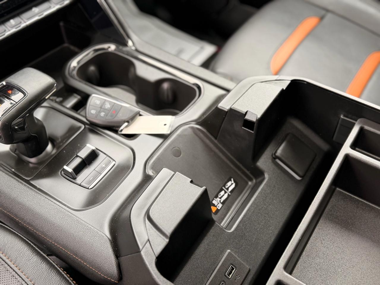 GMC Sierra 1500 AT4 Crew Cab 4WD 2024