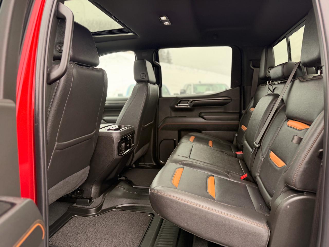 GMC Sierra 1500 AT4 Crew Cab 4WD 2024