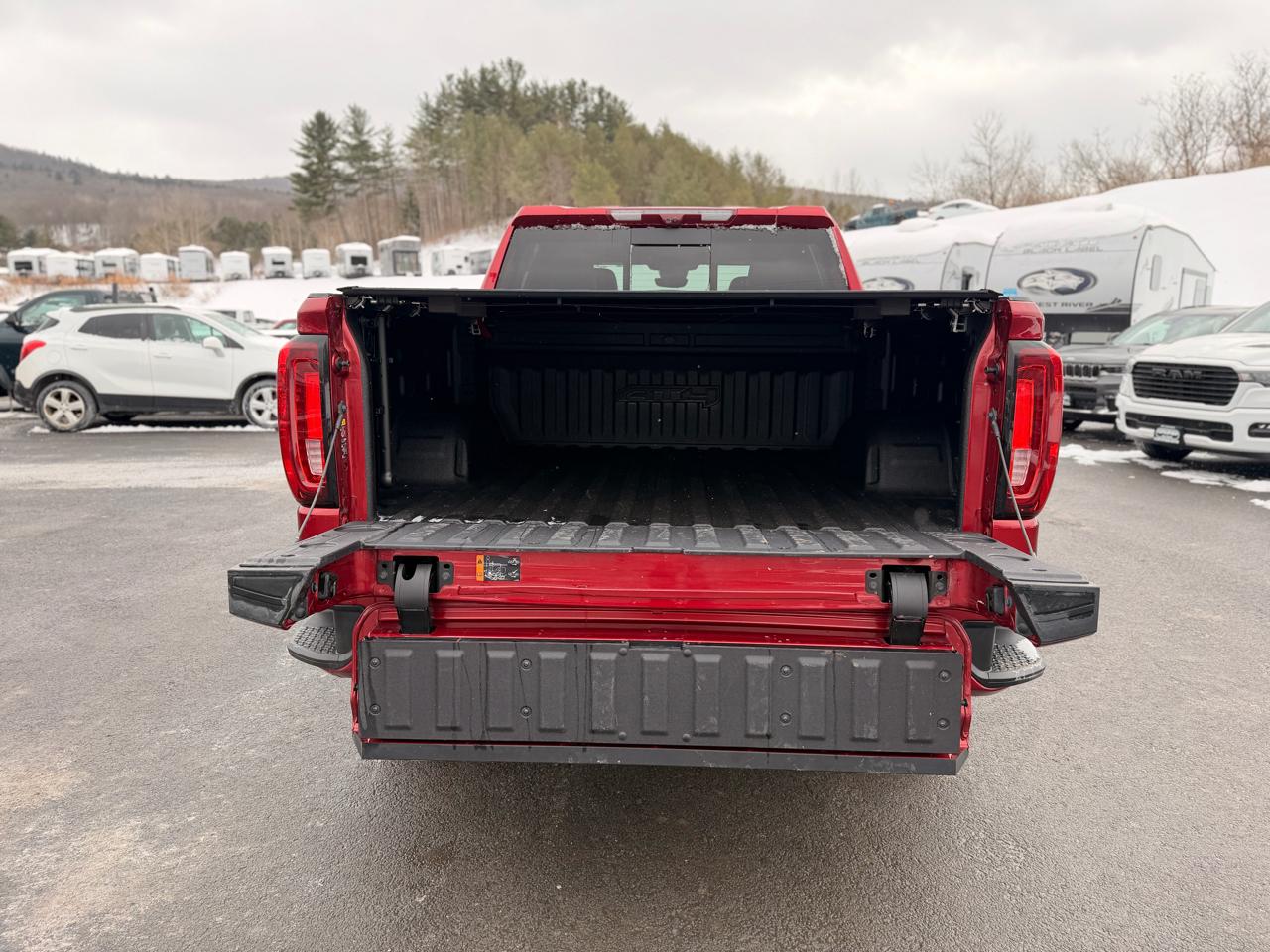 GMC Sierra 1500 AT4 Crew Cab 4WD 2024