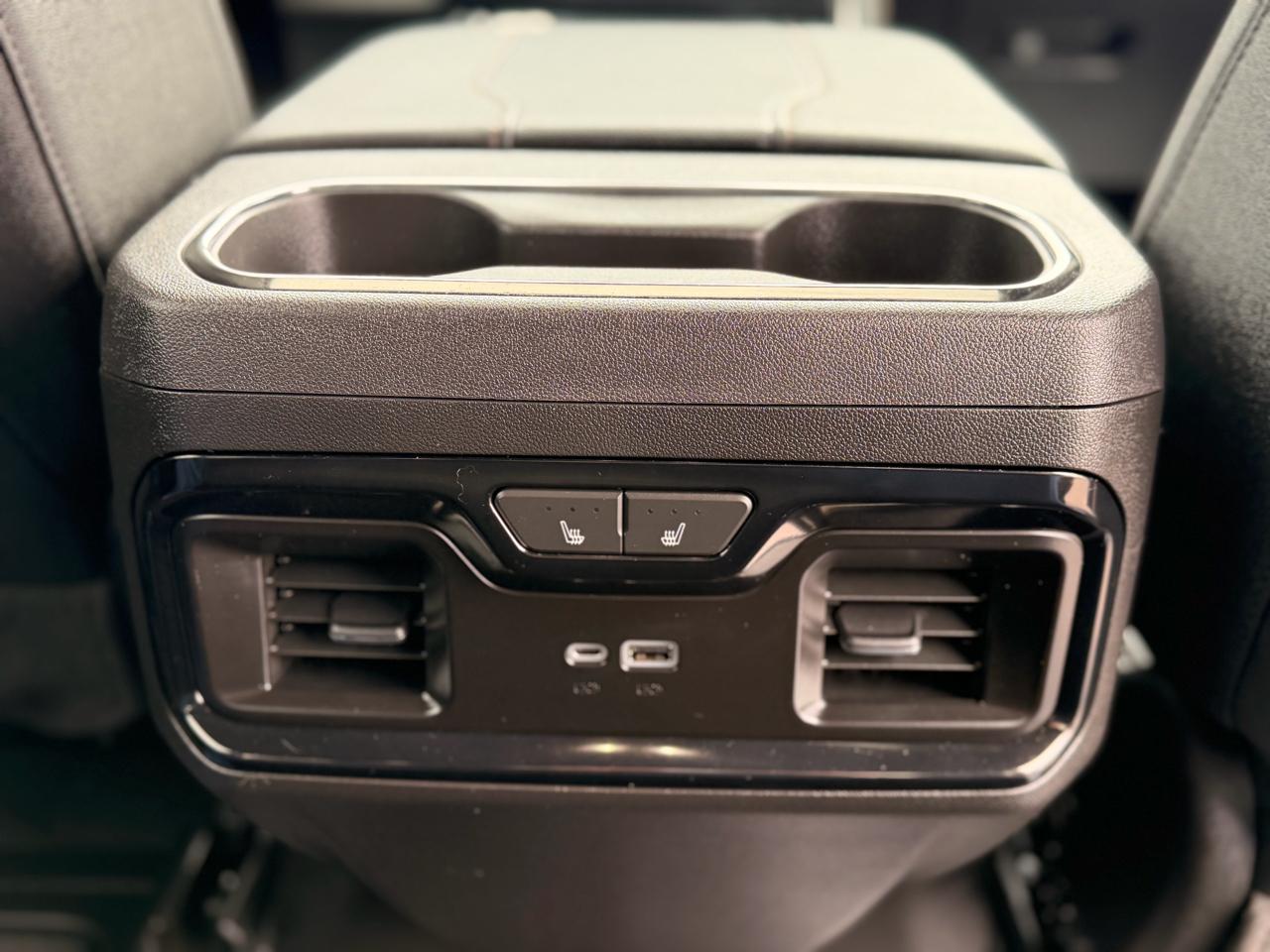 GMC Sierra 1500 AT4 Crew Cab 4WD 2024