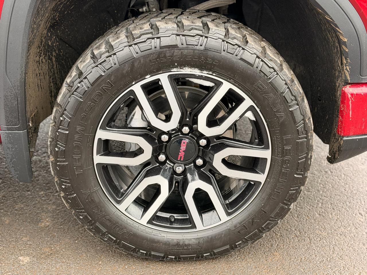 GMC Sierra 1500 AT4 Crew Cab 4WD 2024