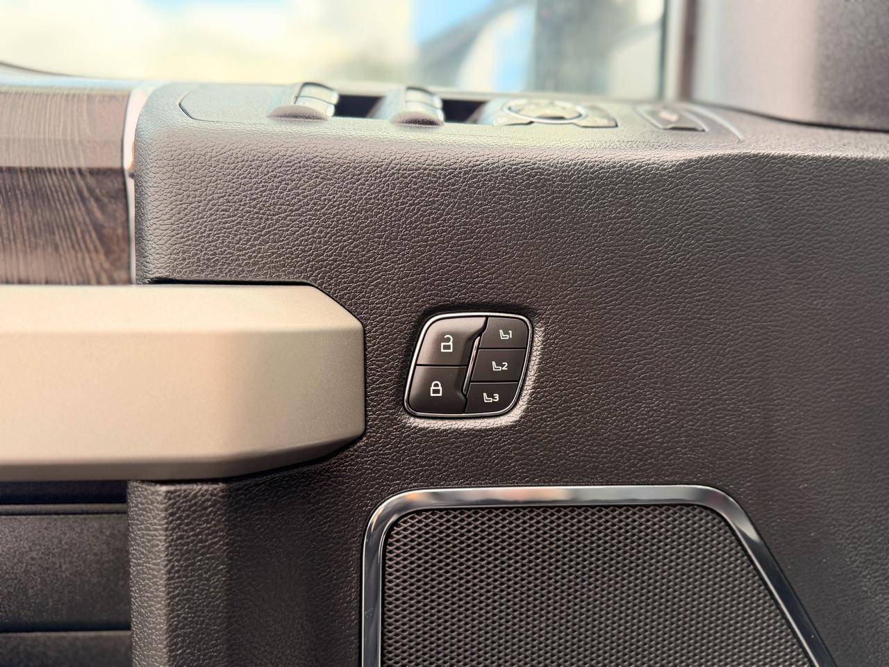 Ford F-350 SD Lariat Crew Cab 4WD 2021