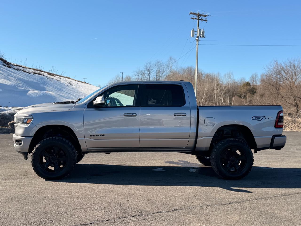 RAM 1500 Sport Crew Cab SB 4WD 2022