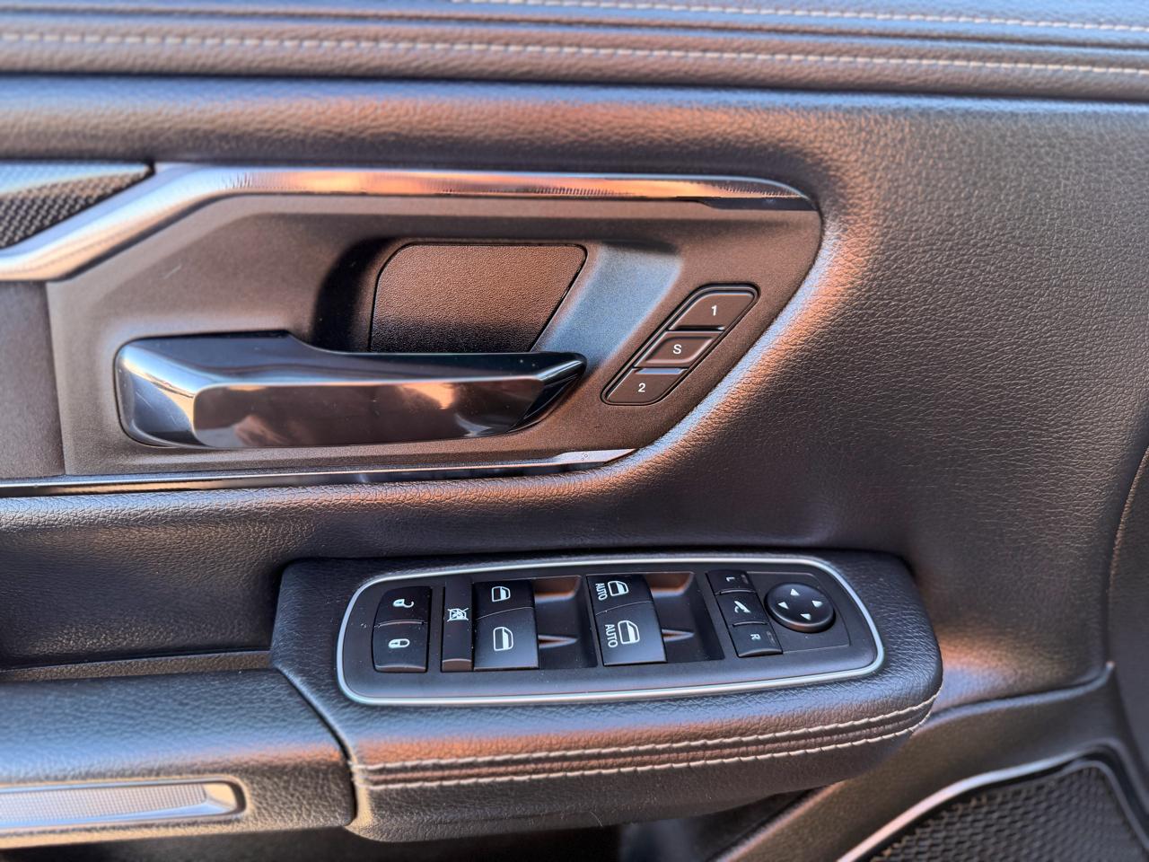 RAM 1500 Sport Crew Cab SB 4WD 2022