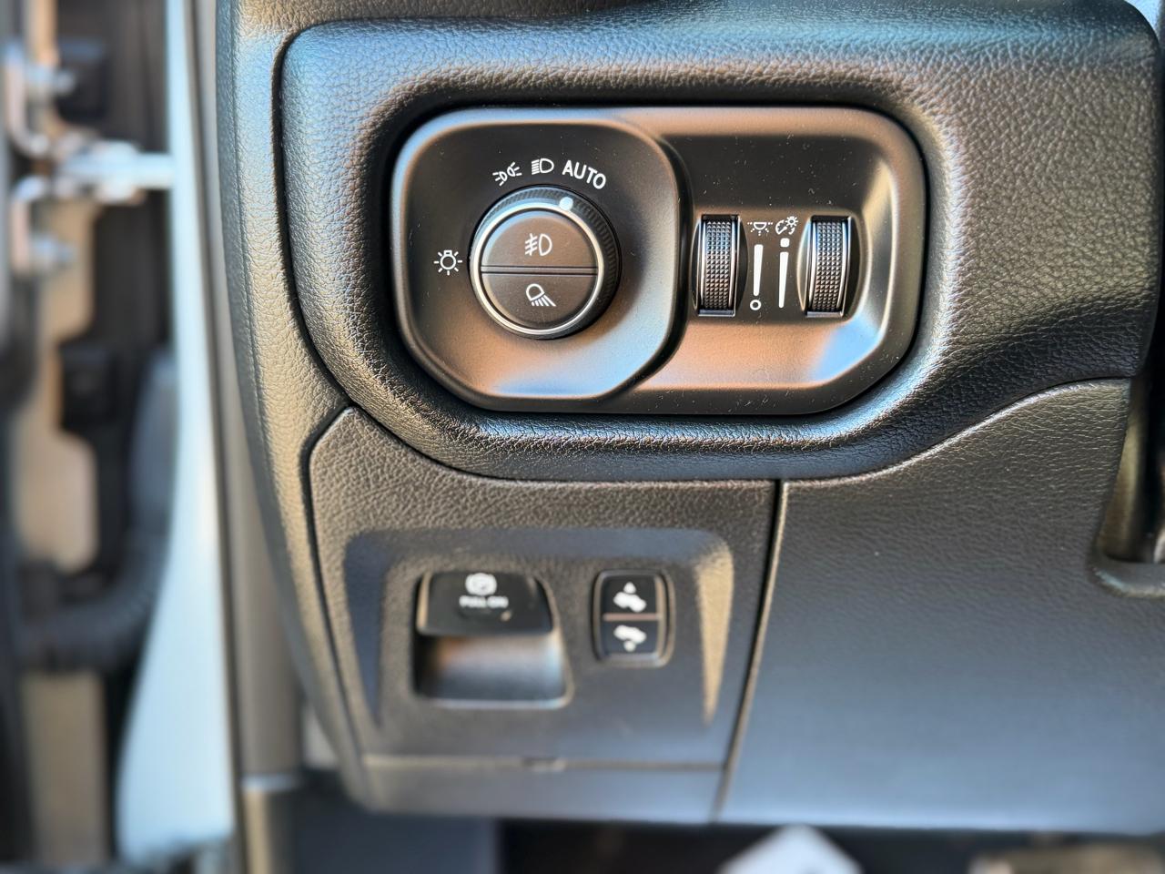 RAM 1500 Sport Crew Cab SB 4WD 2022