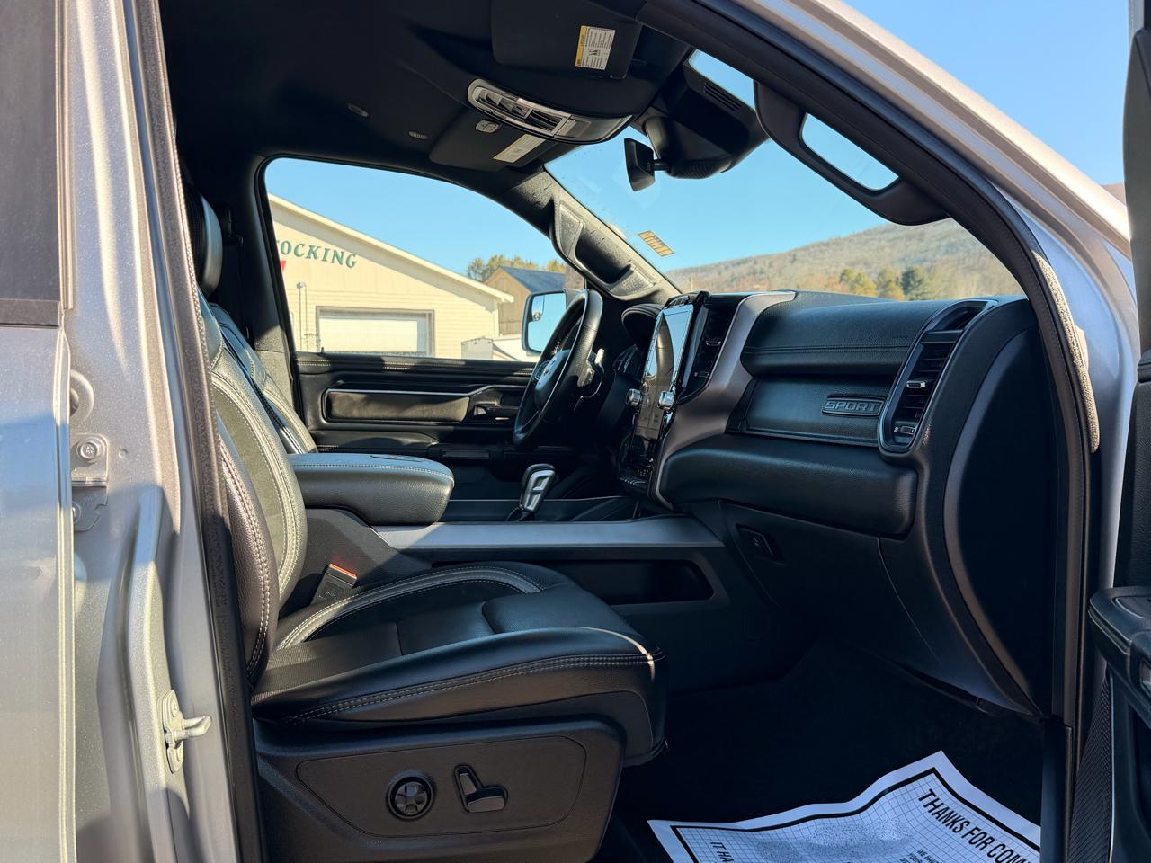 RAM 1500 Sport Crew Cab SB 4WD 2022