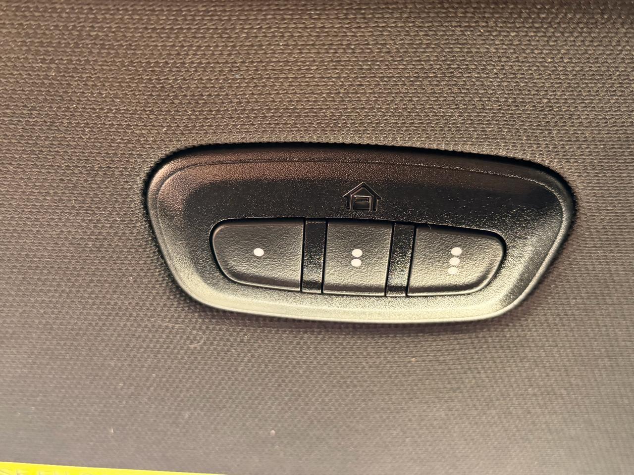 RAM 1500 Sport Crew Cab SB 4WD 2022