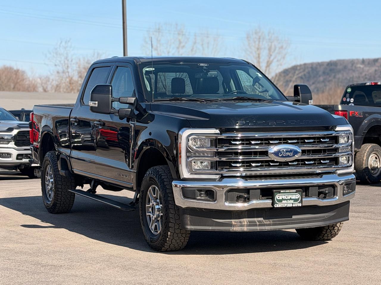 Ford F-250 SD Lariat Crew Cab 4WD 2024