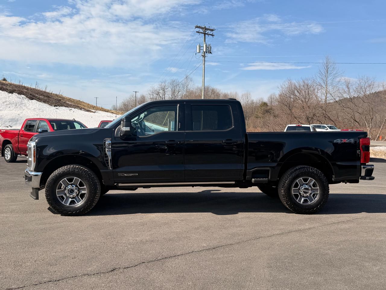 Ford F-250 SD Lariat Crew Cab 4WD 2024