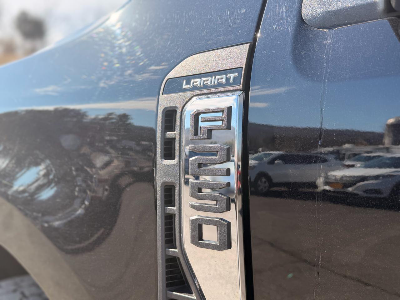 Ford F-250 SD Lariat Crew Cab 4WD 2024