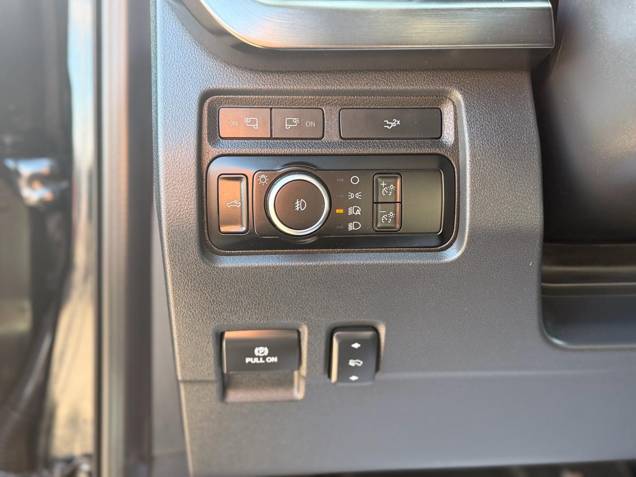 Ford F-250 SD Lariat Crew Cab 4WD 2024