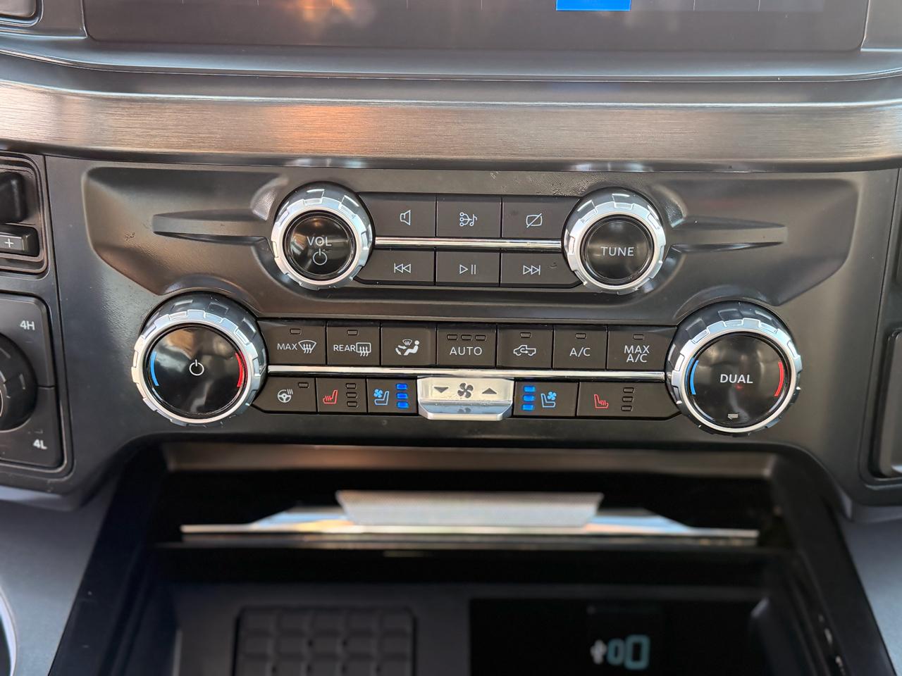 Ford F-250 SD Lariat Crew Cab 4WD 2024