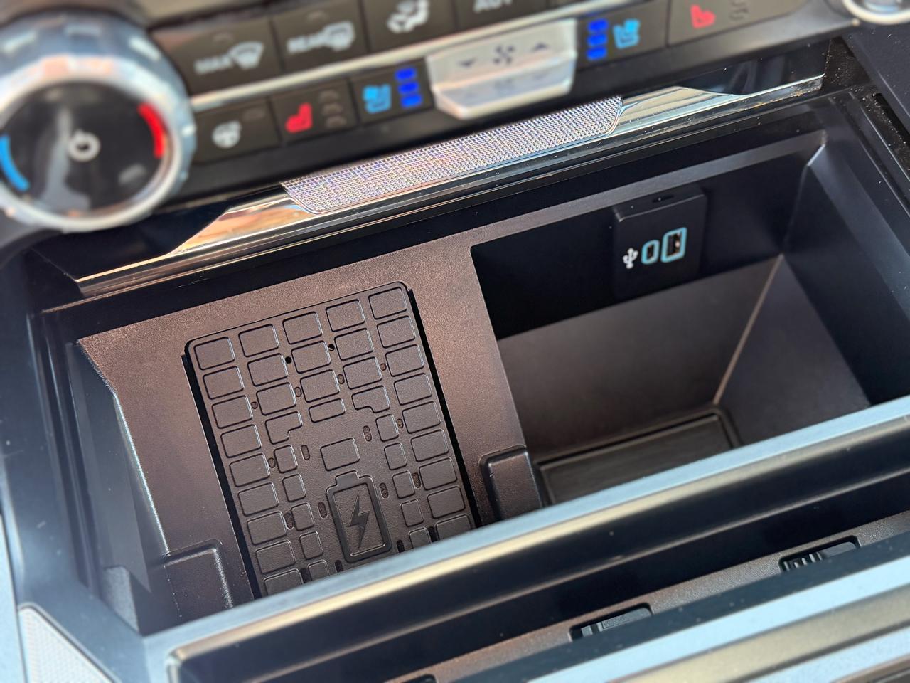 Ford F-250 SD Lariat Crew Cab 4WD 2024