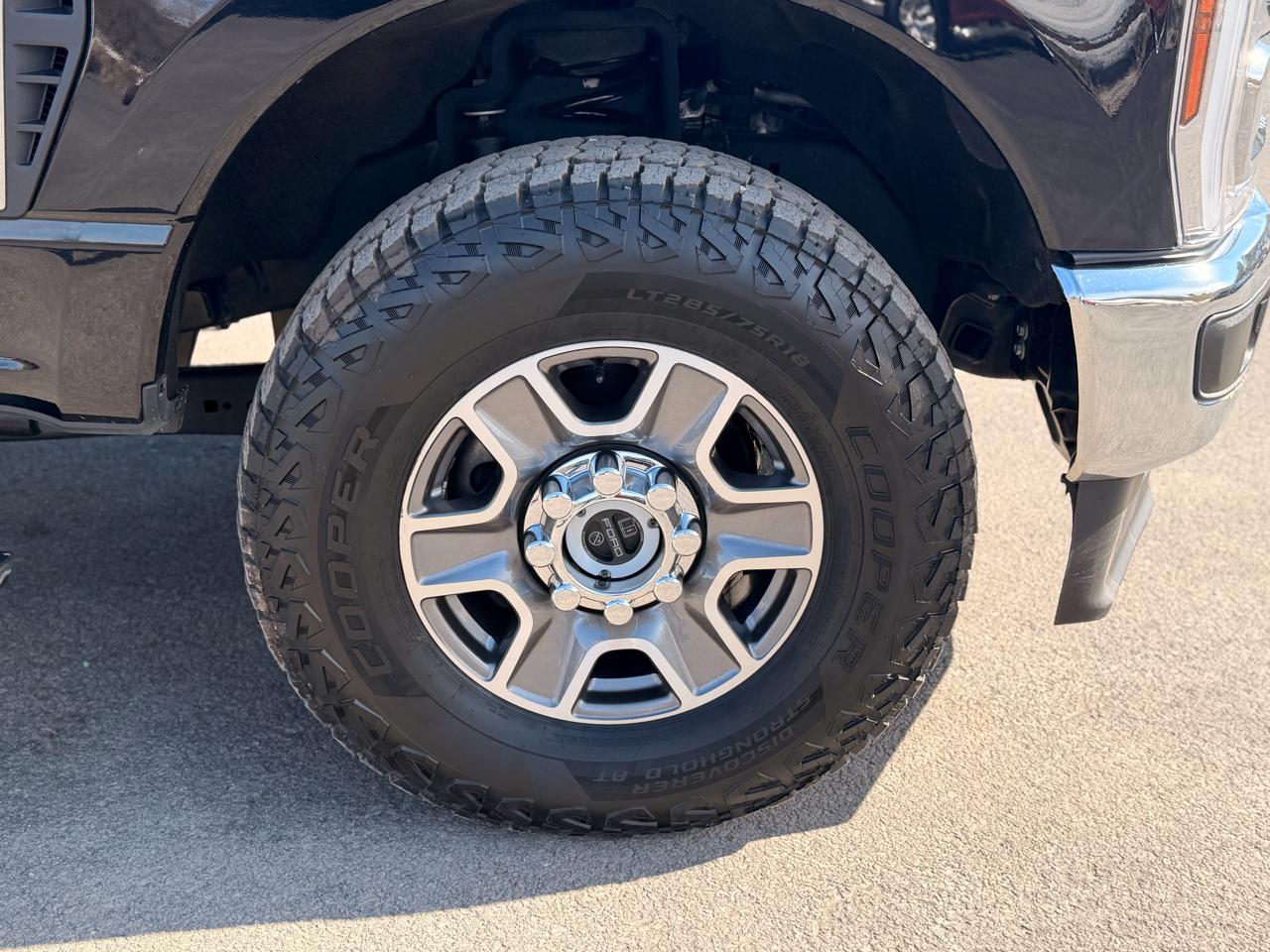 Ford F-250 SD Lariat Crew Cab 4WD 2024